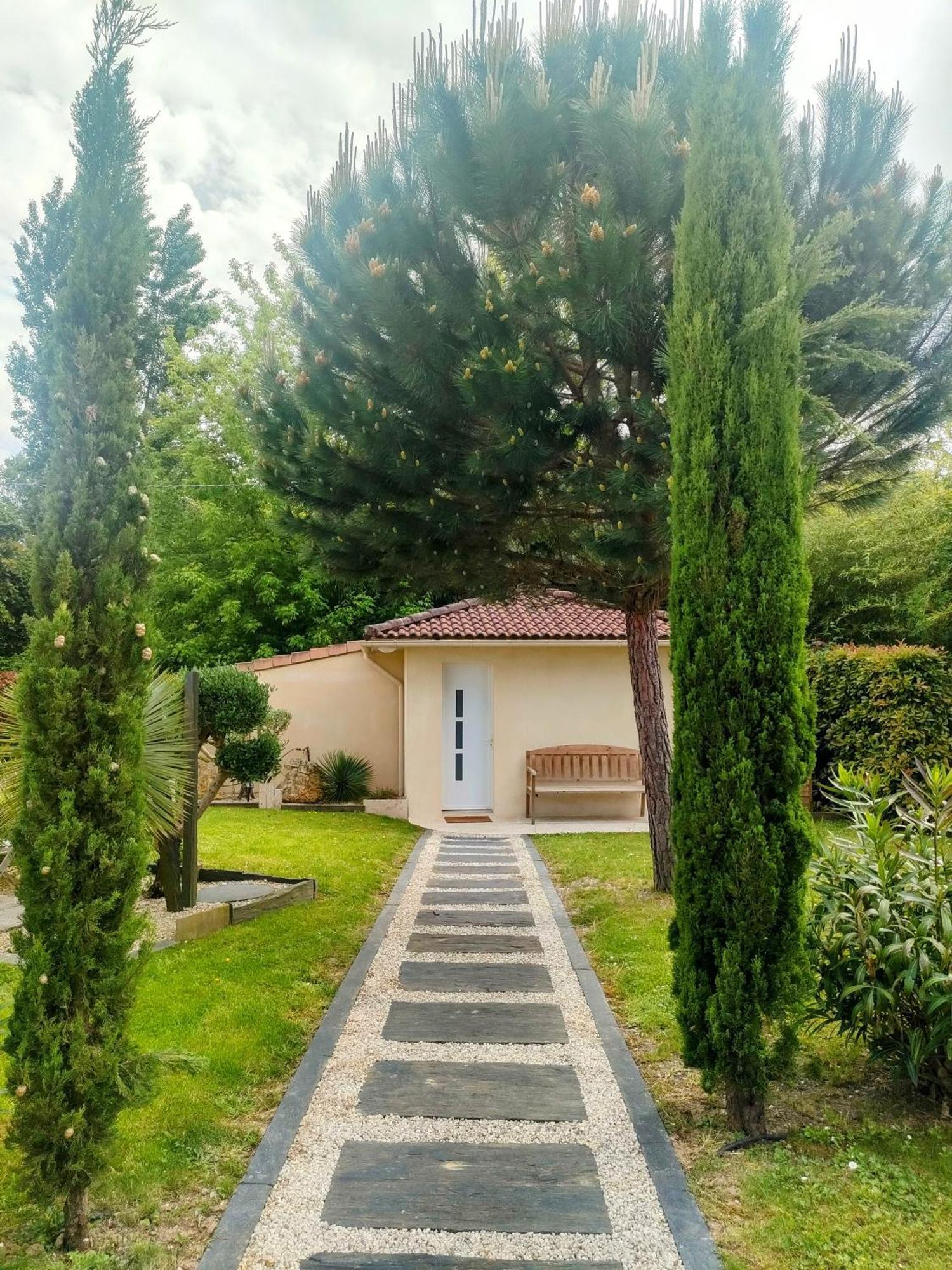 Le Clos Fleuri Proche De Bordeaux Saint-Sulpice-et-Cameyrac Exterior foto